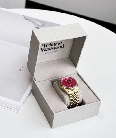 Vivienne Westwood New Saturn Rose Red Watch! In This Ever-Changing Fashion World