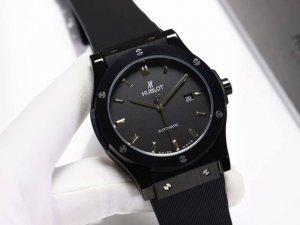 Gold+20 Hublot Classic Fusion Series 316 stainless steel case is finely polished