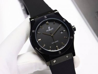 Gold+20 Hublot Classic Fusion Series 316 stainless steel case is finely polished