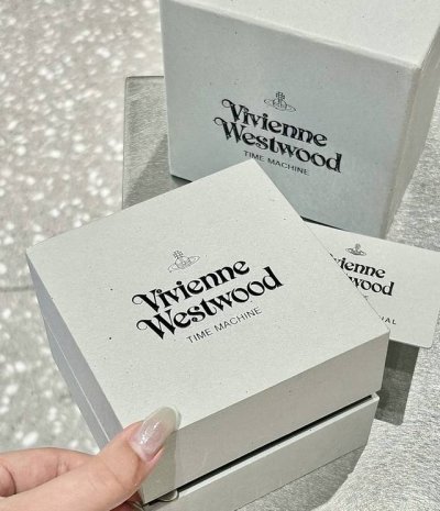 The Empress Dowager's Crushed Ice Blue is so pretty!! I've been eagerly waiting