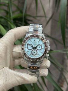 Exclusive photos of the new Rolex Daytona Rolex Ice Blue replica version fully a