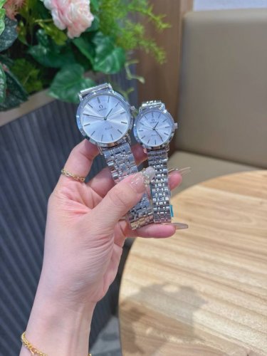 Gold + 20 steel band + 20. Omega couple's watch, imported quartz movement, miner