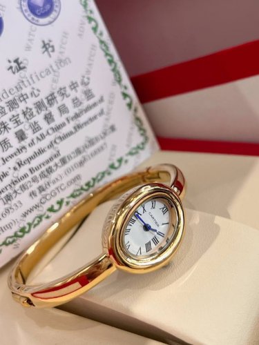 Cartier "Bathtub" Gold Bracelet Watch! This series of round and retro watches wa