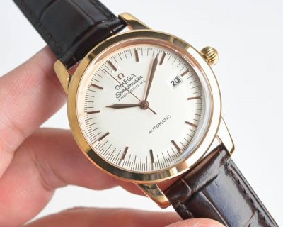 White Gold Omega - Omega's hottest new model, featuring a new 3D pot cover craft
