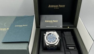 Audemars Piguet 15720St Offshore Lake Blue. Today's review is of the Audemars Pi
