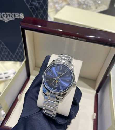 With the Longines Master Collection four-hand dial currently trending, the blue
