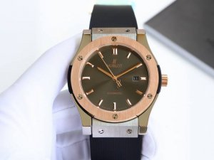 Gold and Black+20 The Hublot Classic Fusion Series 316 stainless steel case is f