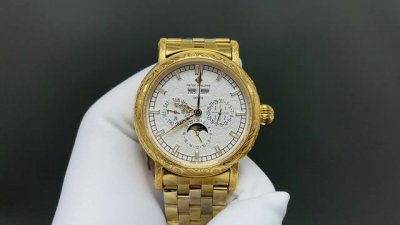 Patek Philippe's new classic perpetual calendar watch, with its powerful and el