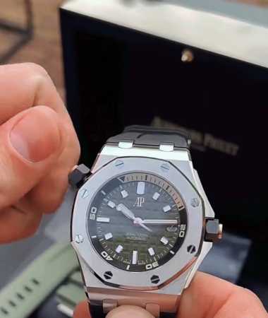 Audemars Piguet Royal Oak Offshore Automatic Men's Watch 42mm Green Dial - Click Image to Close