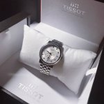 Tissot's new Carson Zhenwo simple dial scale quartz steel strap women's watch T
