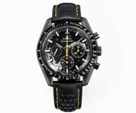 Tw The dial of Omega Speedmaster Dark Side of the Moon "Apollo 8" is carved to i - Click Image to Close
