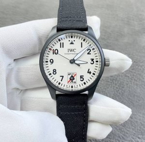 Pilot Series Iw326905 watch, 41mm diameter! Ceramic case, sapphire crystal glas