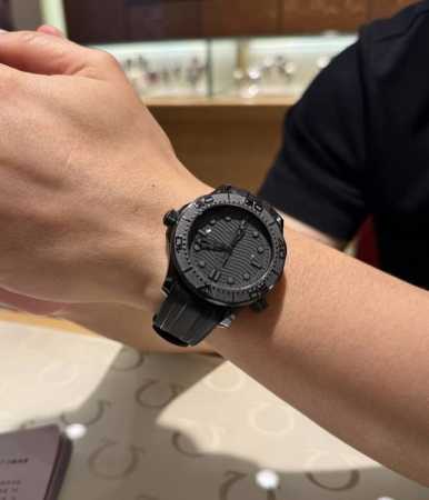 Stylish Black Knight The only watch that can be described as stylish #Omega Blac - Click Image to Close