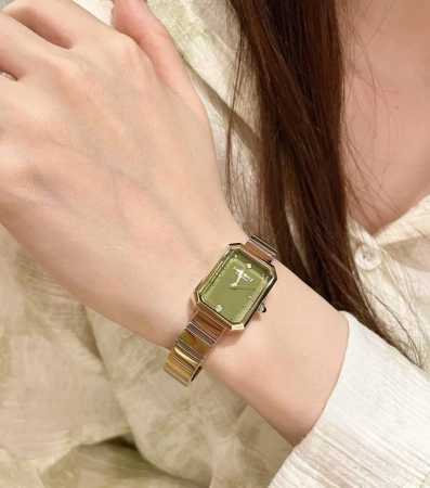 A watch for a rich girl! The gentle matcha green color really makes the skin loo - Click Image to Close
