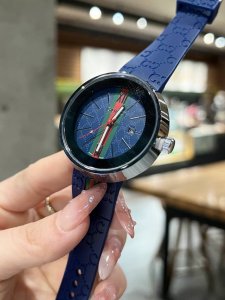 Gucci Classic Dive Series All-Match Neutral Tape Watch Swiss Quartz Movement Sap