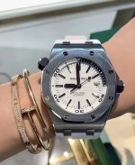 Audemars Piguet Royal Oak 15710St White and blue is very popular among Audemars