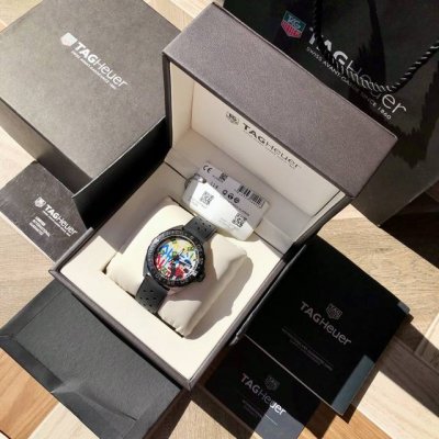 New Formula 1 Special Edition, Quartz! The dial features a portrait of Monopi, a