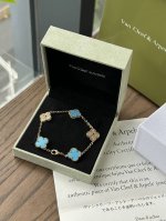 V Gold Material Van Cleef & Arpels Rose Gold "5-Pollen Mother-Of-Pearl Single Fl