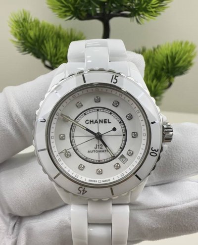Full set of accessories Chanel J12 Caliber 12.1 watch, 38mm H5705 automatic wind