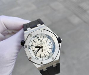 Ap Audemars Piguet Royal Oak Offshore Series 15710St Automatic Mechanical 42mm S