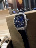 Franker Muller_Franck Muller V32 Barrel Series: Luxurious Diamond-Encrusted Clas