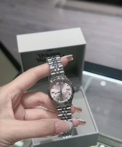 The Empress Dowager's Crushed Ice Pink makes a dazzling debut. Don't miss it if