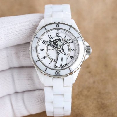 Official synchronization also has higher quality women's and men's unisex models