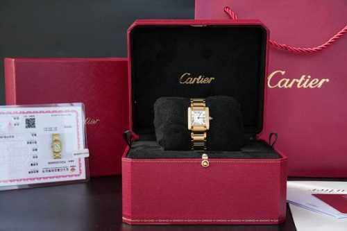 The latest second-generation Tank Francaise women's watch with genuine diamonds!