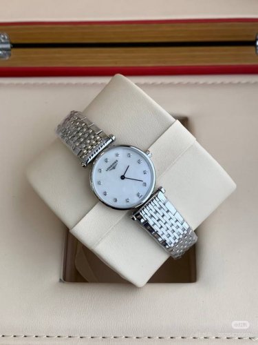 Longines La Grande Classique collection, quartz movement ladies' watch, 24mm ca