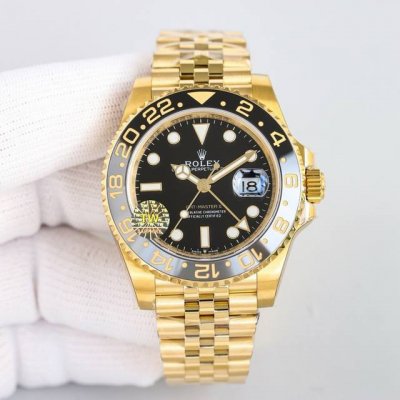 Greenwich Master M126713 Grnr-0001 features a caliber 3285 integrated movement