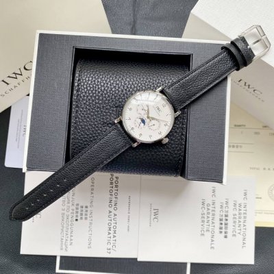 This IWC Portugieser watch, featuring a white case and rose gold DDD, features