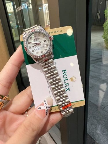 New model recommended diamond ring Rolex 28Mm exquisite small watch spiral back