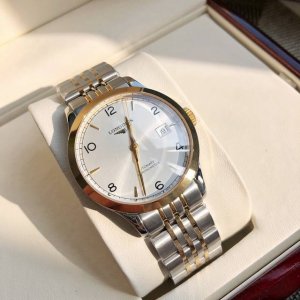 The Longines Pioneer series is a must-have! The watch measures 40 x 11 mm. The s