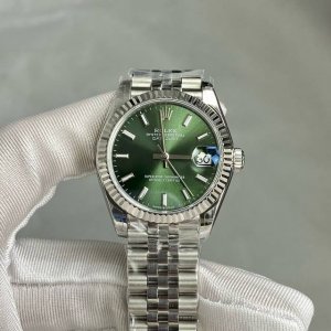 The Rolex Oyster Perpetual Datejust 31mm watch collection is elegant yet timeles