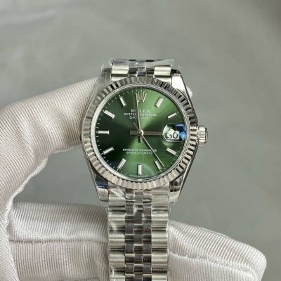 The Rolex Oyster Perpetual Datejust 31mm watch collection is elegant yet timeles