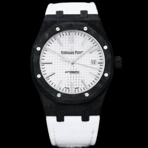 Ina Ap Audemars Piguet Royal Oak high-end watches are increasingly emphasizing w