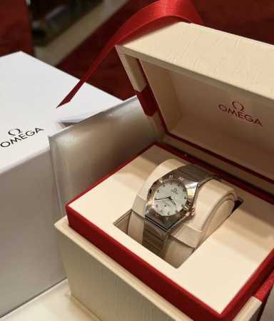 Omega Constellation women's watch. The Constellation series has all the elements - Click Image to Close