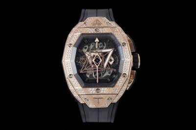 Hublot unveils the Big Bang Sang Bleu Lll, each generation surpassing the last.