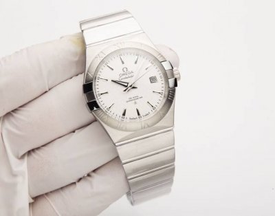 Double Eagle Constellation Series, men's model equipped with original 8215 mecha
