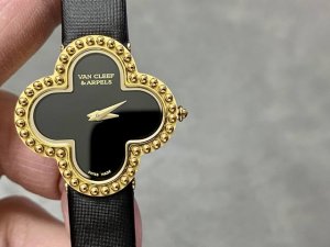 Exclusive Quality Product Brand: & - Van Cleef & Arpels Series: Four-Leaf Clover