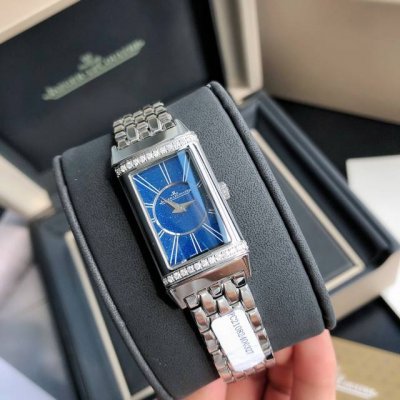 Jaeger-LeCoultre Reverso watch, dial set with 26 VS grade full-cut diamonds. Co