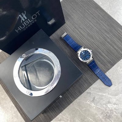 Original Hublot Classic Fusion Series! The latest Hublot men's 45Mm, a mechanica