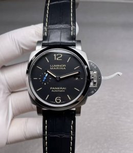 Brand new Panerai 01392 (Pam1392). 42mm case diameter. A brand new Panerai 01392