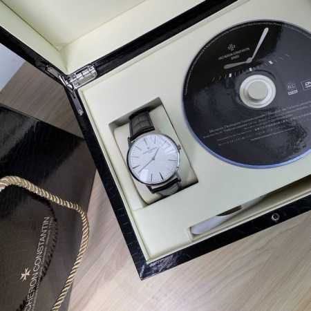 This ultra-thin Vacheron Constantin dress watch is a rare find. The dial is inc - Click Image to Close