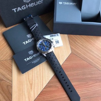 Packaging Plus 50. Original Tag Heuer F1 Series, Quartz Men's Watch Authentic Or