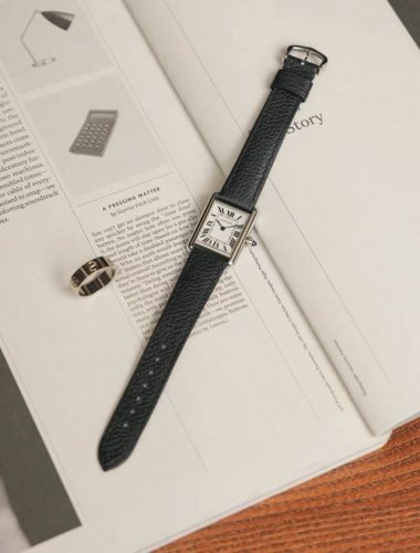 dr Cartier Tankmust Is Coming Hotly. The Tank Series Is A Dream Watch In Many