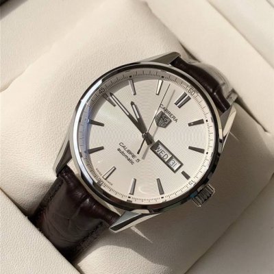 The new TAG Heuer, stunningly beautiful, has arrived! This Carrera dual-date mod