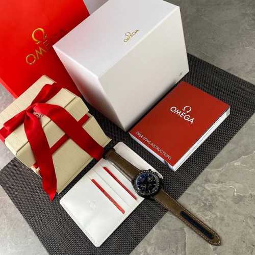 Omega Speedmaster Chronograph Watch, 44mm dial. Replica of the original, featur