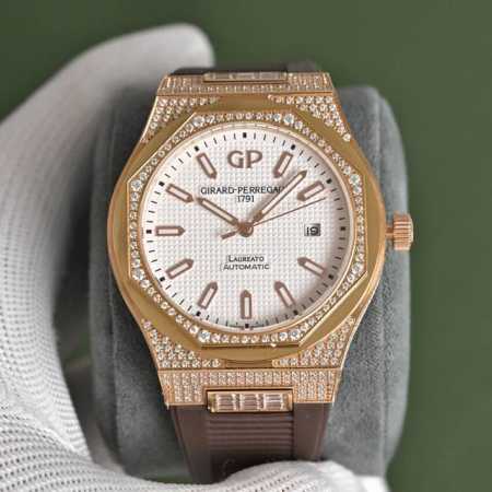 Fully upgraded version arrived! Girard-Perregaux GP Laureato Chronograph L39 42 - Click Image to Close