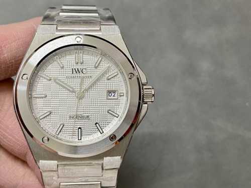 V7 Factory's Seven-Star Recommendation: Ingenieur Watch . The new generation In